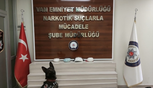 Van'da uyuşturucu operasyonu: 4 kilo 244 gram metamfetamin ele geçirildi